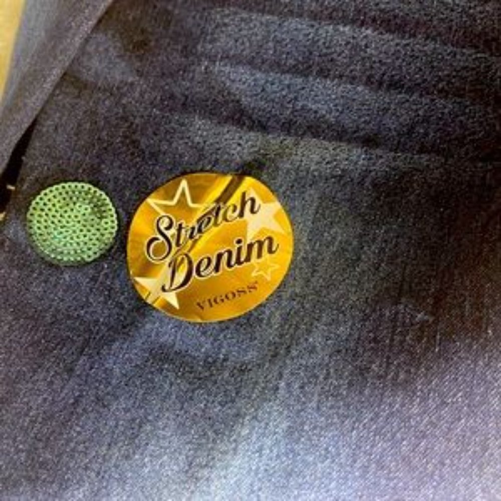 VIGOSS (2) Hollister (1) Jeans - Picture 5 of 16